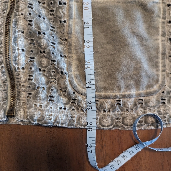 Chico's Zenergy Zip Hooded Jacket With Eyelet Detail Size 1 - Picture 11 of 13